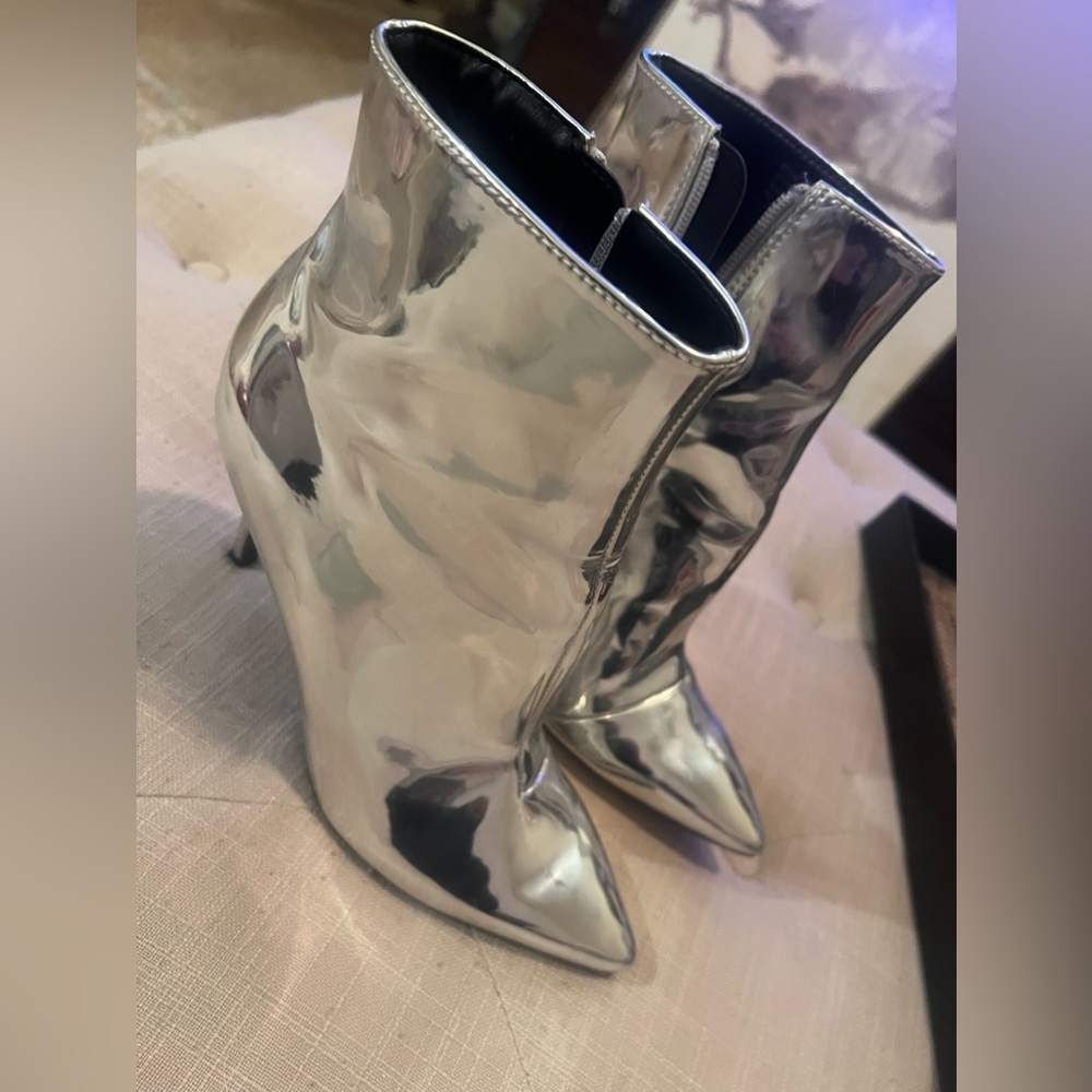 Size 9 gently used over the knee boots brown really cute